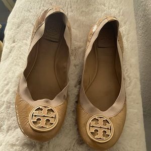 Tory Burch Patent and leather Flats leather sole they do have a spot on the band